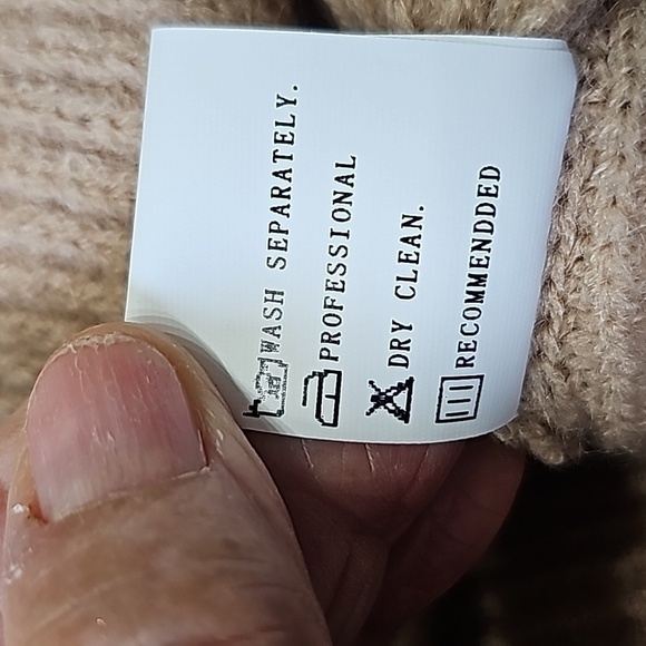 STYLEWE‎ NWT cardegan sweater size med, supper soft and cozy. Wooden butt… - Picture 12 of 12